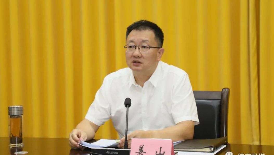 全州要以高度的“三个自觉”扎实开展好主题教育