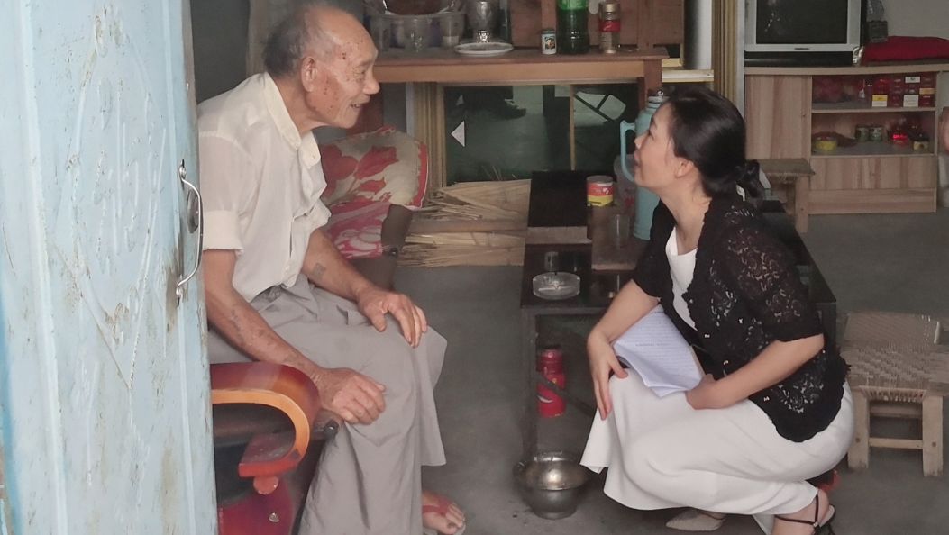瑞丽心系“一老” 推动主题教育见行见效