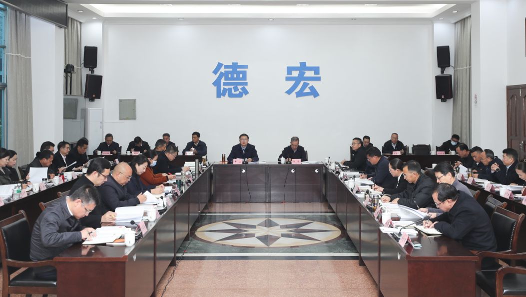 州委主题教育理论学习中心组第5次集中学习强调：学深悟透力行习近平总书记关于党的建设的重要思想以正确政绩观引领推动高质量跨越式发展