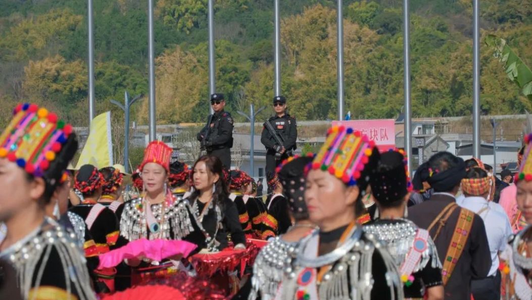 唱好民族团结的“警”歌