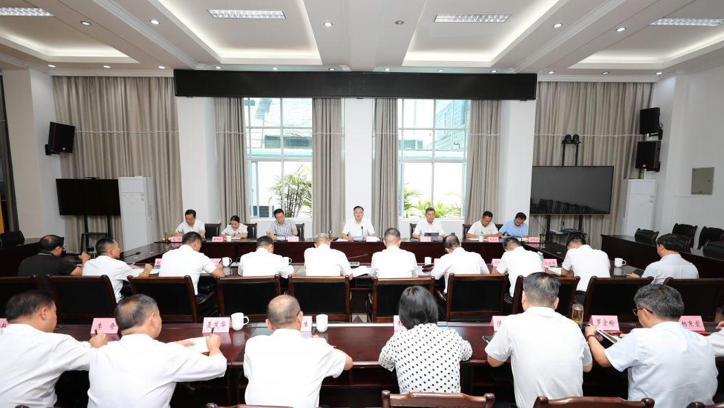 州委召开党的建设工作领导小组会议 学习贯彻习近平总书记重要指示精神 部署推进全州党纪学习教育常态化长效化