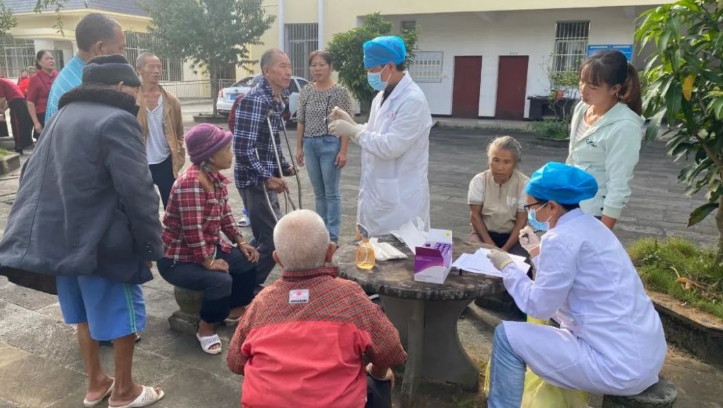 【我们的节日·重阳节】金秋送爽迎重阳，暖心携手共筑敬老情