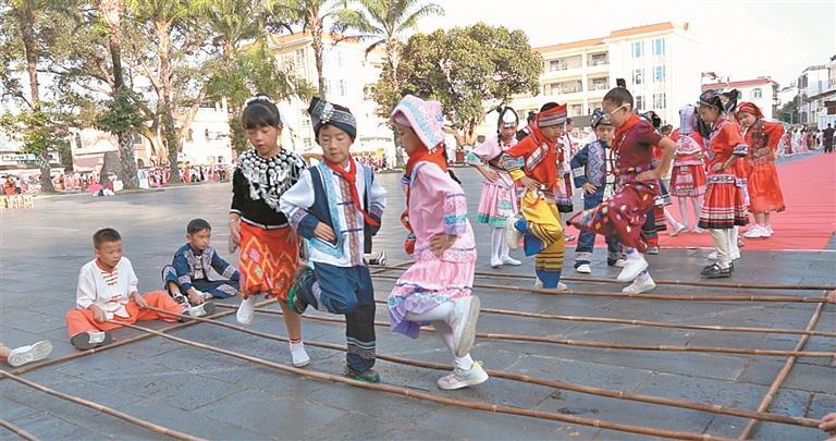 打造“行走的思政课”　弘扬中华优秀传统文化