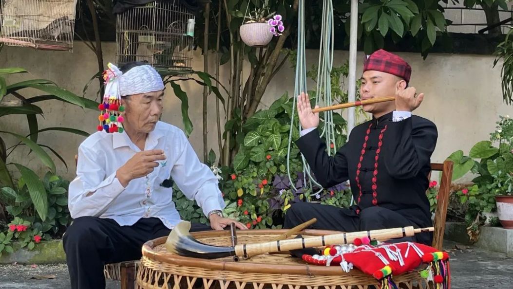 目瑙纵歌场上的网红小伙——张龙 Maji Seng Du