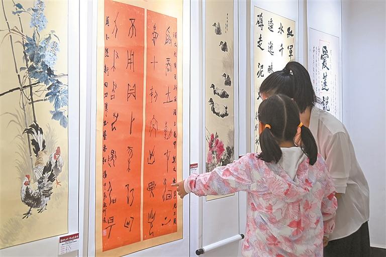 “大美陇川——笔绘盛世景　影映边疆情” 书画摄影展开展