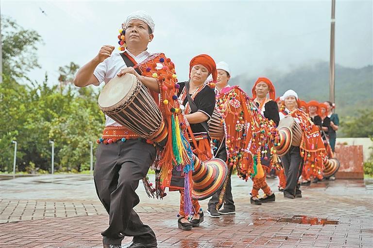 勐约乡：舞动象脚鼓　谱写非遗传承新篇章