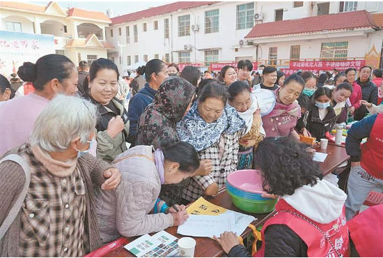 我州开展“三下乡”暨新时代文明实践集中示范活动