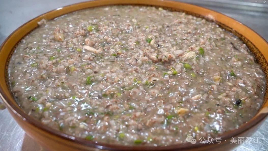 网络中国节·春节丨新春走基层——边城年味：景颇鸡肉稀饭 舌尖上的团圆与祝福