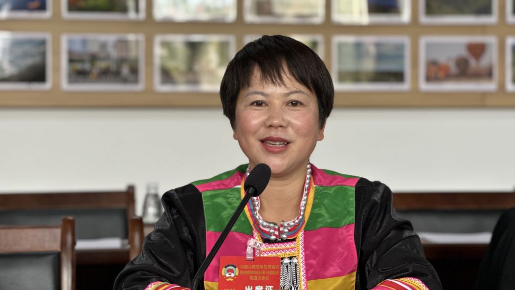 聚焦州两会 | 早李香委员建议：在中小学校门口建设铸牢中华民族共同体意识文化长廊