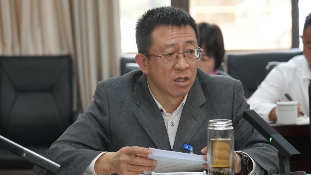 聚焦州两会 I 孙杰参加盈江县代表团审议时提出：发挥资源优势 推动经济社会持续健康发展