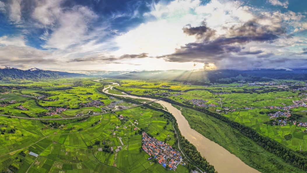 人民日报点赞云南德宏：坚持党建引领 为推进边疆治理体系和治理能力现代化贡献力量