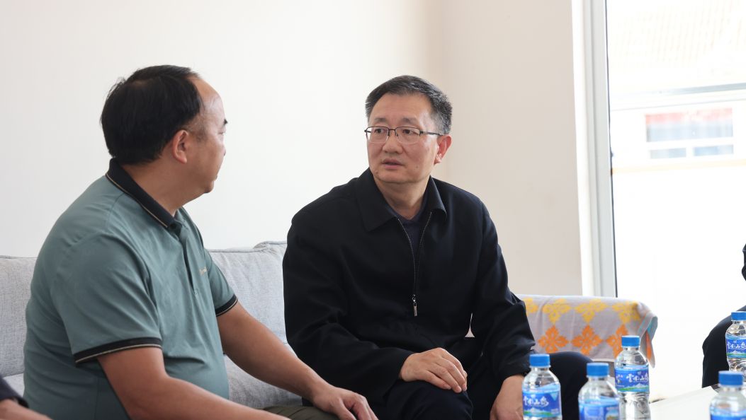 姜山在瑞丽、陇川调研时强调：弘扬“四下基层”优良作风 在直面问题、破解难题中提升工作水平