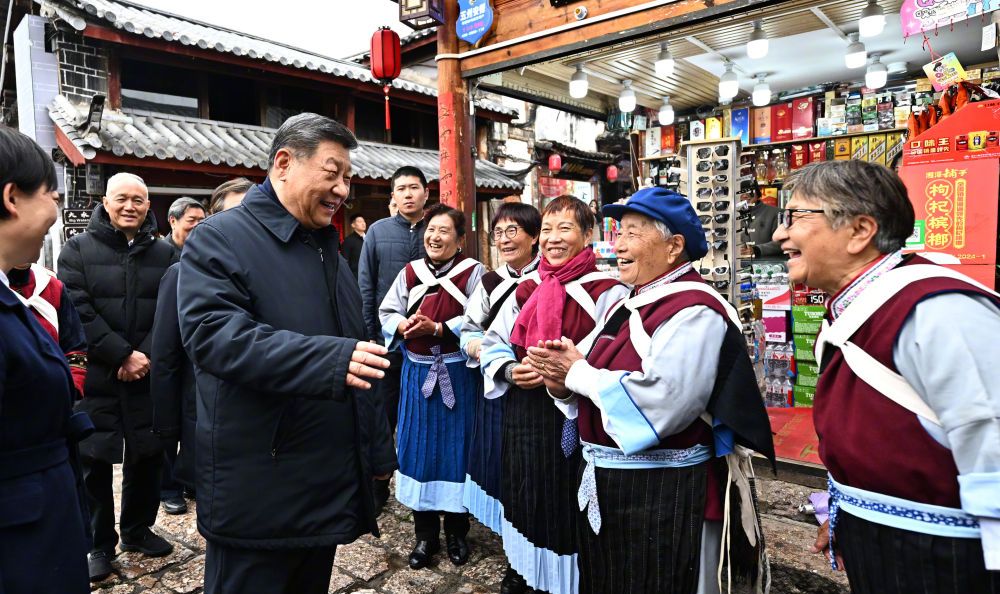 习近平考察丽江古城：文旅产业要走一条持续、健康的发展之路