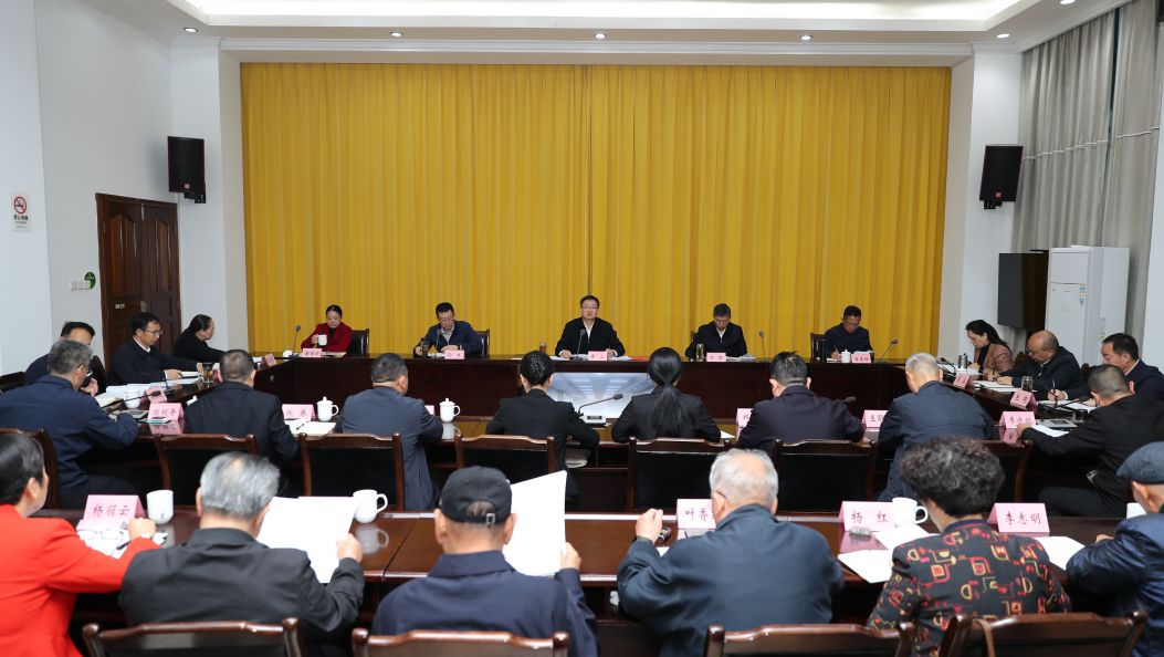 州委常委会召开扩大会议  专题传达学习贯彻习近平总书记考察云南重要讲话重要指示精神  姜山主持并作传达