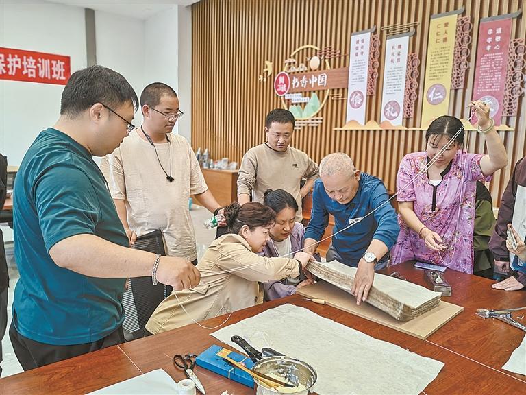 抢救边疆文化密码  云南省古籍保护培训班在我州举行