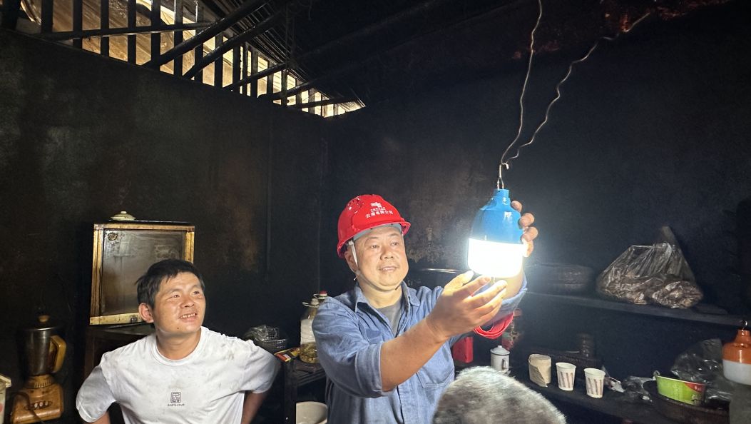 德电铁军驰援独龙江 攻坚克难点亮生命线