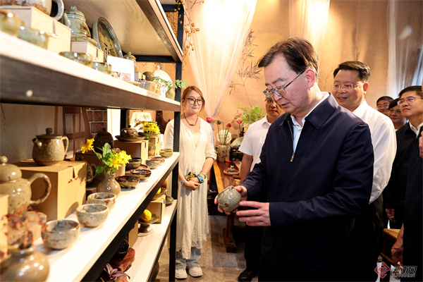 王宁在红河州调研：深化落实习近平总书记考察云南重要讲话精神 保护好古城古村守护好碧水蓝天 把特色资源优势转化为民生产业幸福产业