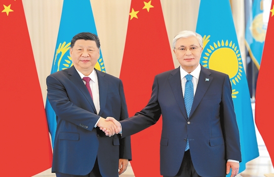 (li-su)习近平同哈萨克斯坦总统托卡耶夫会谈