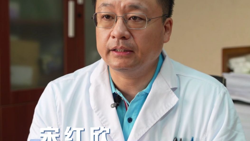 【傣语】近视不戴眼镜  近视度数会长得更快！（来源：央视网）