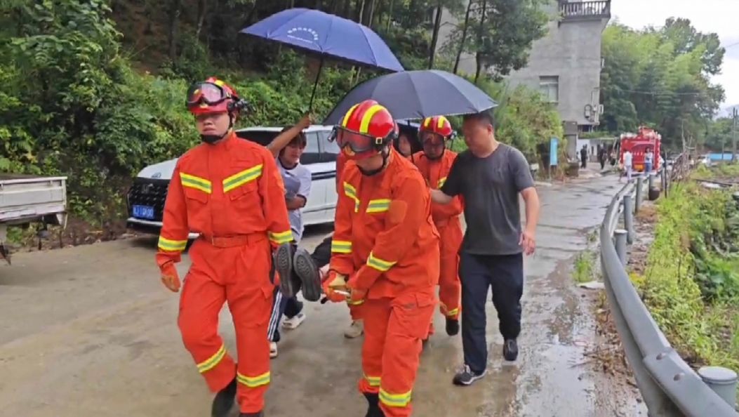  景区关闭、群众转移……台风“丹娜丝”逼近 浙江各地严阵以待