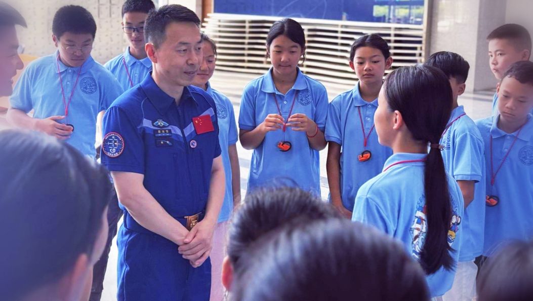 德宏少年与航天员面对面，逐梦星河种子悄然扎根