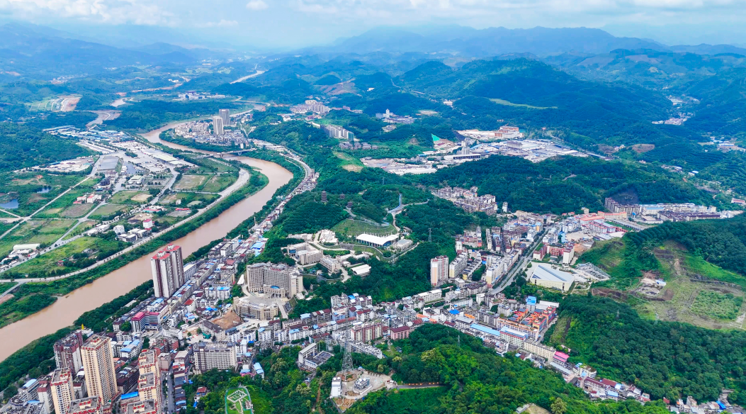 跨境教育架心桥 边民情谊日日深