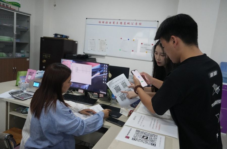 公章跟着群众走——瑞丽市行政审批局以务实作风推动服务变革纪实