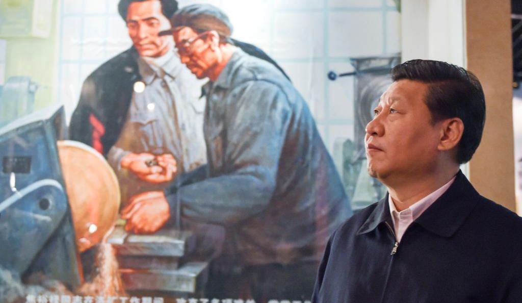 从这些故事细节感悟总书记的英雄观