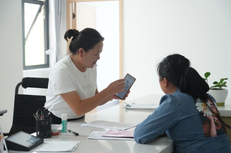 一证背后见作风   陇川县残疾人持证率提升背后的“减法”与“加法”