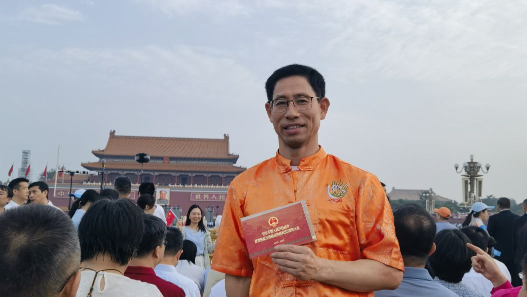 盈江傣族子弟王云海应邀参加抗战胜利阅兵观礼