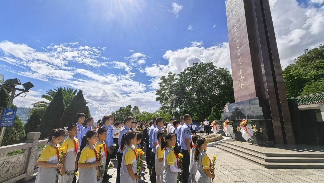 缅怀南侨机工英烈拜谒仪式在畹町庄严举行‌