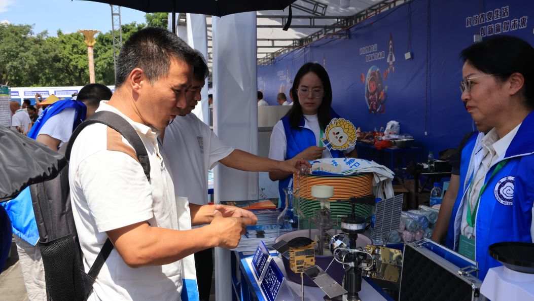 德宏：科普“赶摆”人气旺   群众沉浸式体验科技的魅力