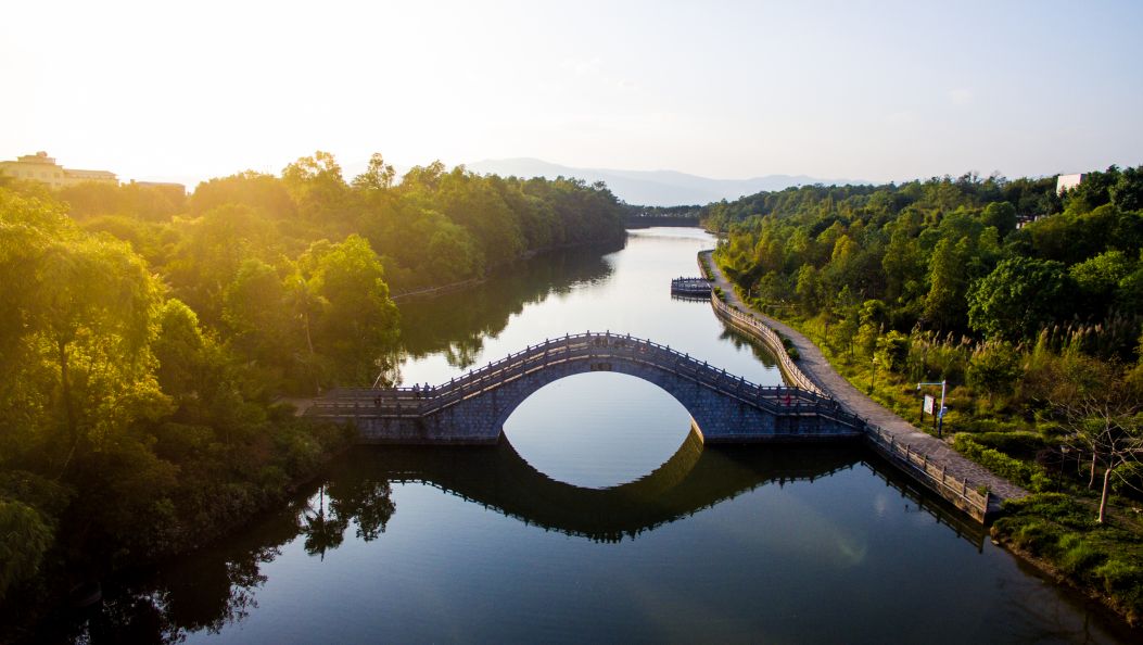 森林旅游赋能陇川经济        2024年游客接待量超240万人次