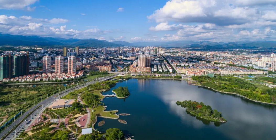 决胜“十四五”迈上新台阶 | 国门潮涌万象新！德宏奋力书写沿边开发开放新篇章