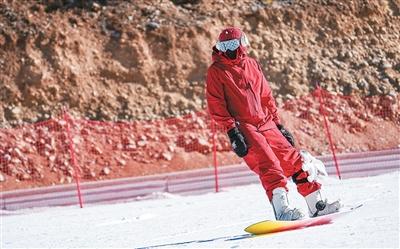 人民日报海外版点赞云南冰雪经济 “冷资源”释放“热效应”