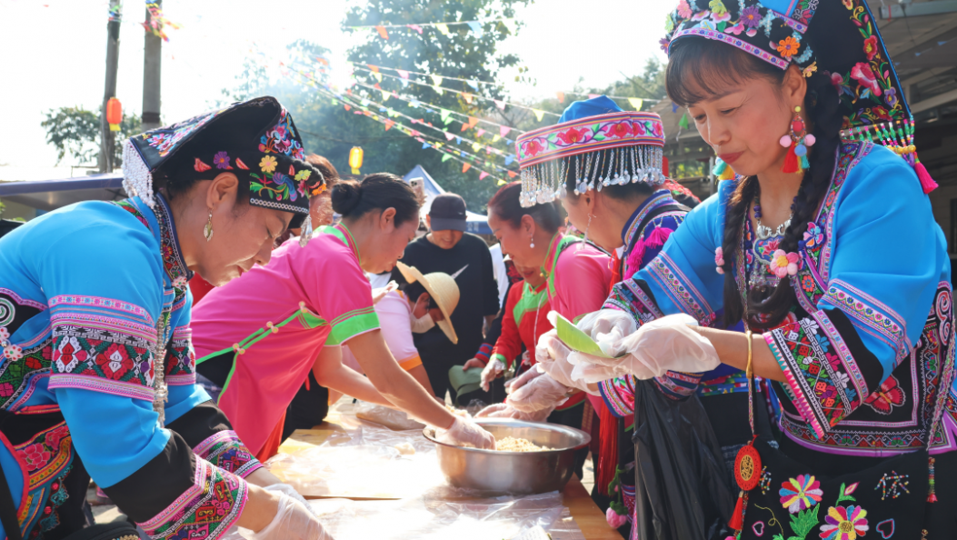品壮家美食 赏民族歌舞 河口县新春民俗活动点燃乡土热情