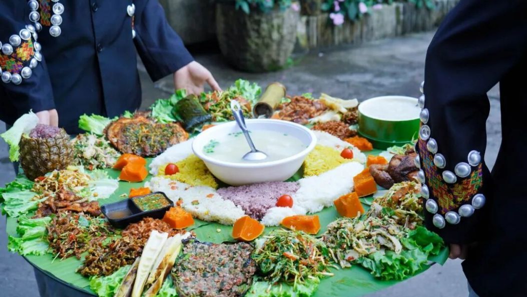 爆裂推荐！本地人偷偷吃，外地人疯狂找的手抓饭