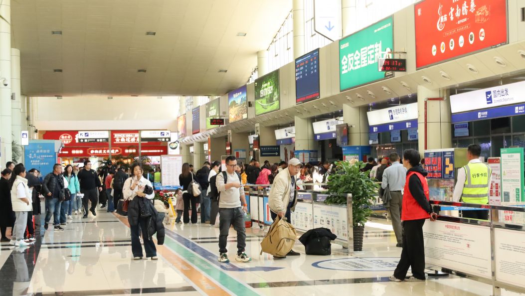 2026新春走基层 | 德宏芒市国际机场春运一线掠影：灯火守空港 温情护团圆