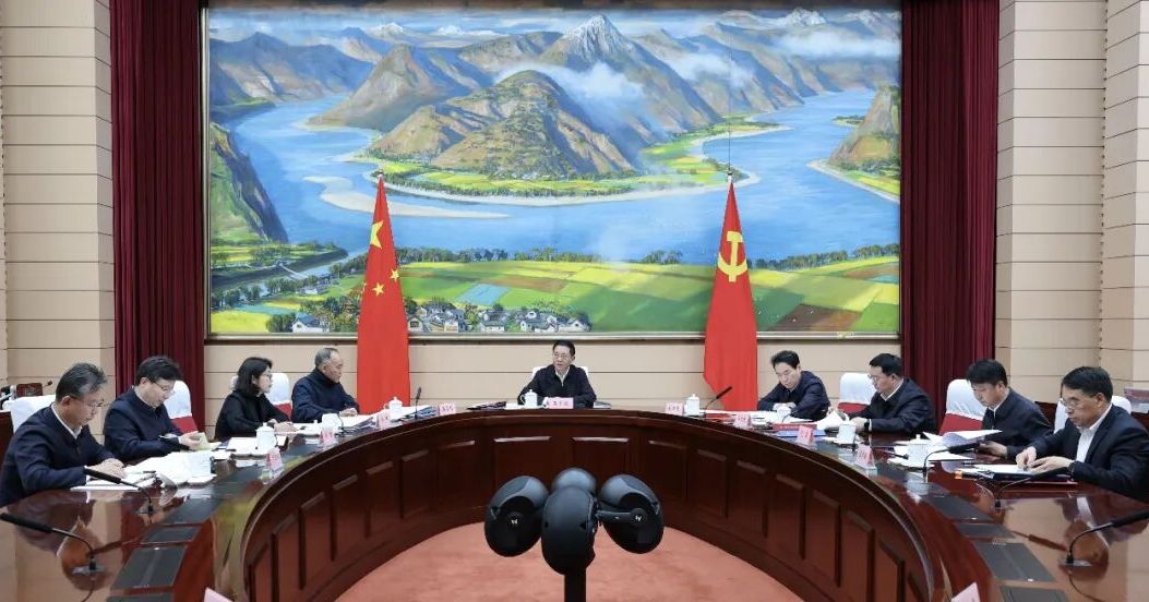 省政府党组会议、常务会议强调：深入学习贯彻习近平总书记重要讲话和全国两会精神