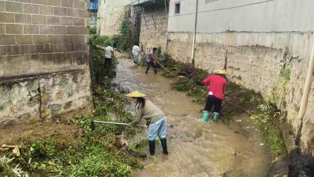 树立和践行正确政绩观 | 盈江：精准溯源治顽疾  碧水长流润民心