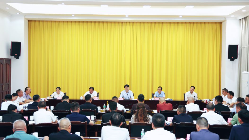 王云霏在德宏州2026年政企座谈会上强调：全力打造一流营商环境 为全州民营经济健康发展提供有力支撑