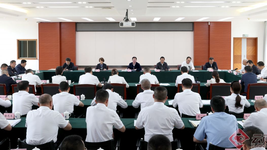 省委省政府在省文化和旅游厅调研并召开座谈会