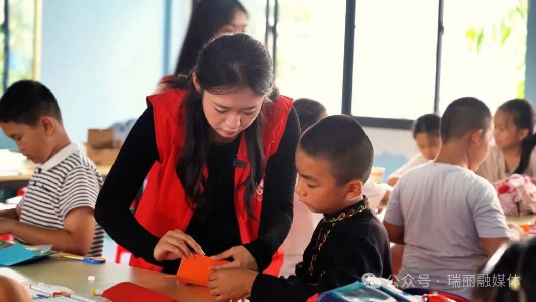 青春归巢瑞丽！大学生在家乡解锁不一样的暑假