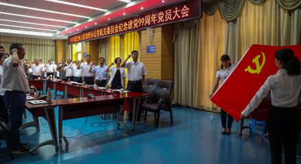 卫岗：发扬奋斗精神 努力建功新时代