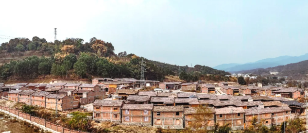 梁河：“搬”出幸福新生活