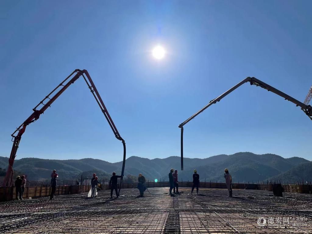 大瑞铁路首座站房封顶！大理至保山段年内有望建成通车