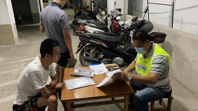 德宏州民族宗教局进社区入户核实信息