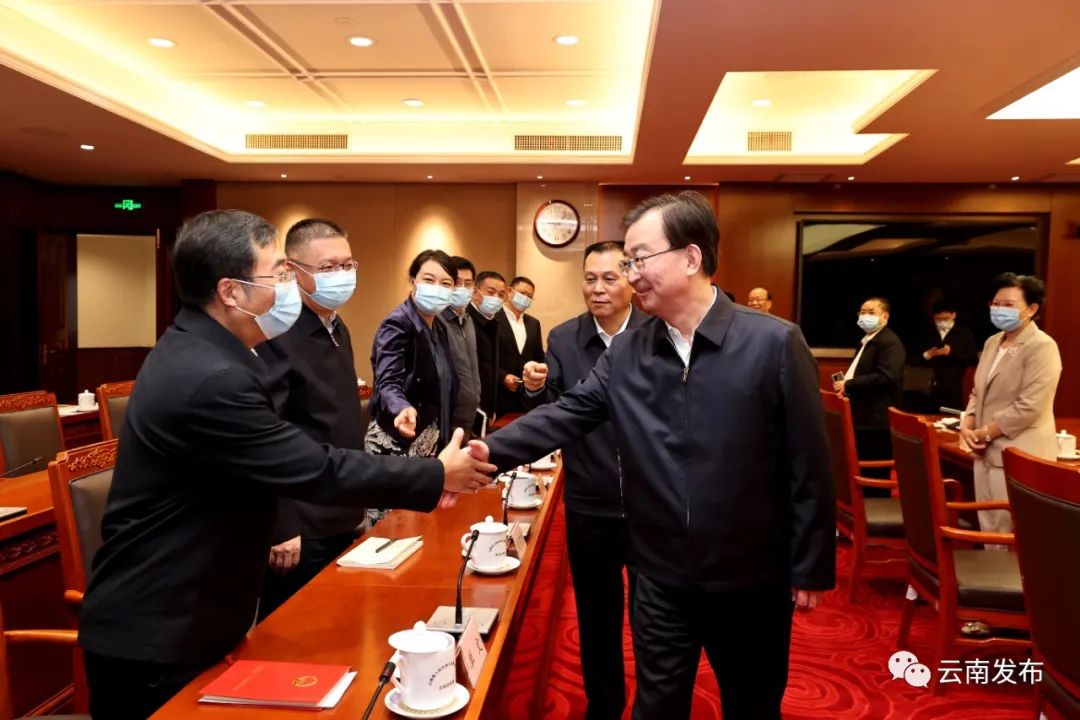 王宁走访省人大常委会省政府省政协省军区机关时强调：以人民为中心履职尽责 共同把云南工作做得更好