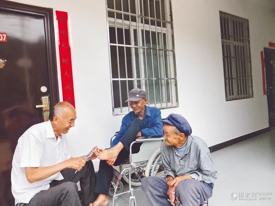 【云南出席党的二十大代表风采】李桂科：四十载治病治心治贫