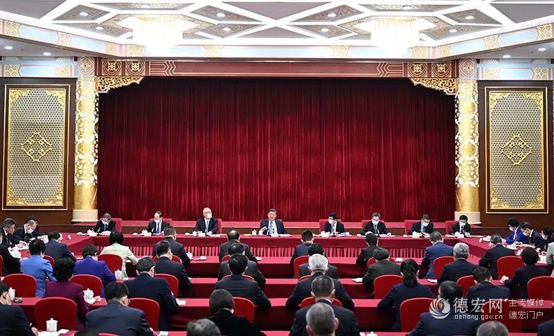 习近平两会时刻丨“始终把民营企业和民营企业家当作自己人”